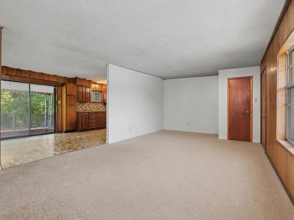 5th image of 105 Scenic Dr