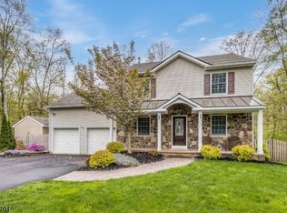 109 Oakdale Rd, Chester, NJ 07930