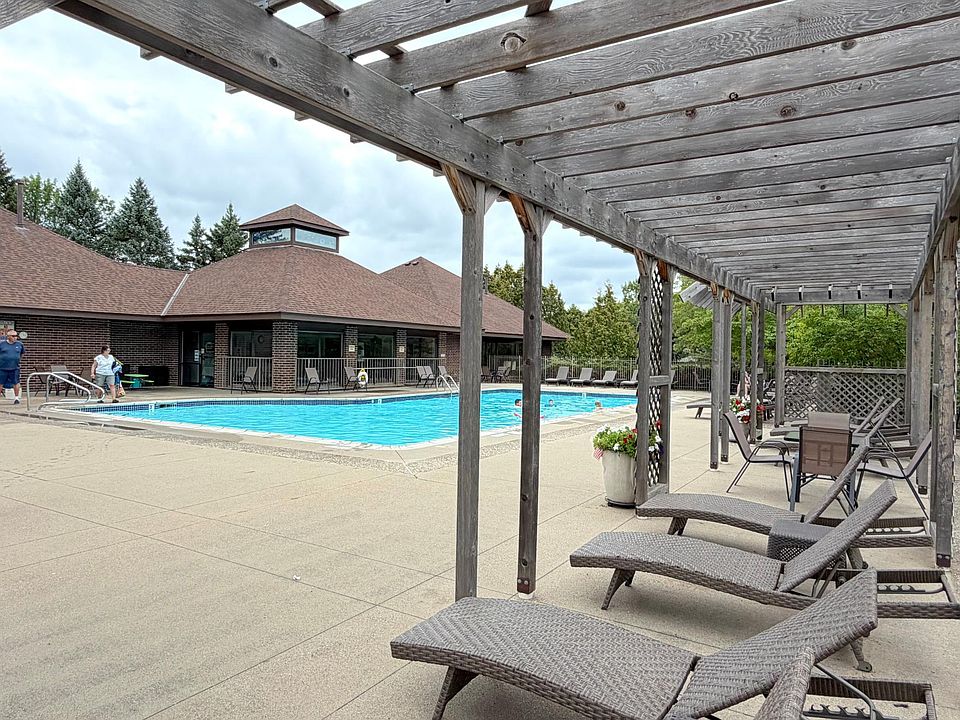 1st image of 7063 Oak Pointe Curv