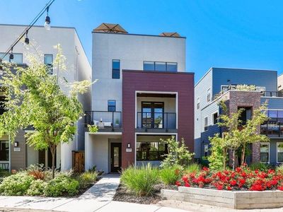 1019 Ice Cream Ln, Sacramento, CA, 95814