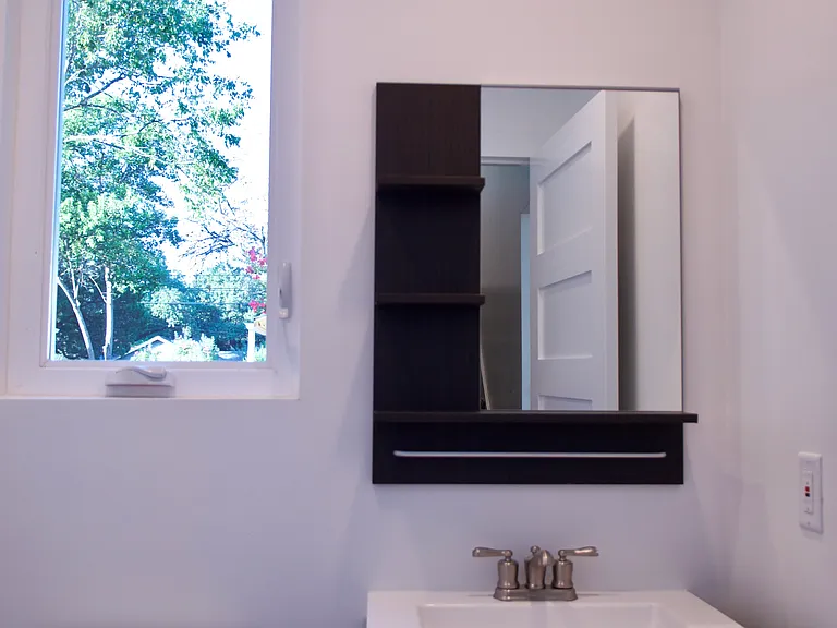 1/2 bath