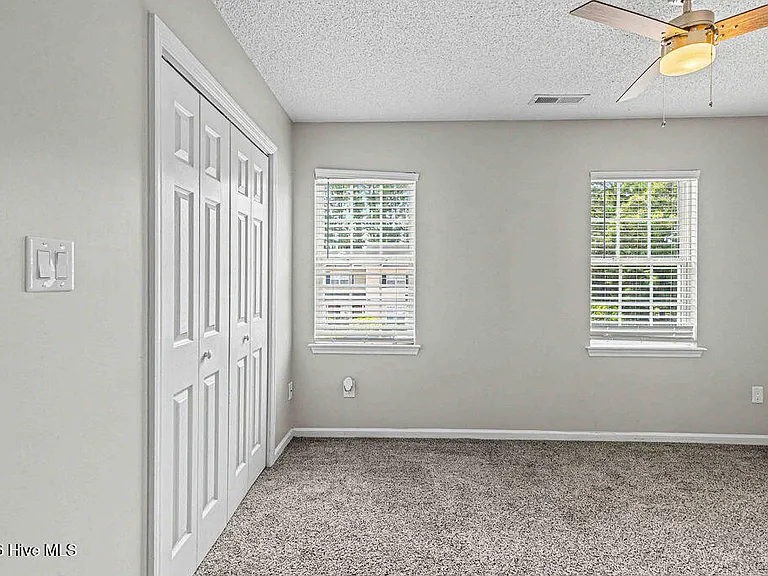 103 Meadowbrook Ln — Photo 15