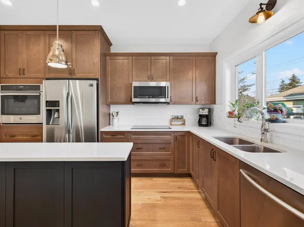 10972 141st St NW, Edmonton, AB T5M 1T4