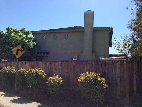 3rd image of 1877 Serpentine Dr