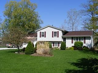3rd image of 8811 N Melody Ln