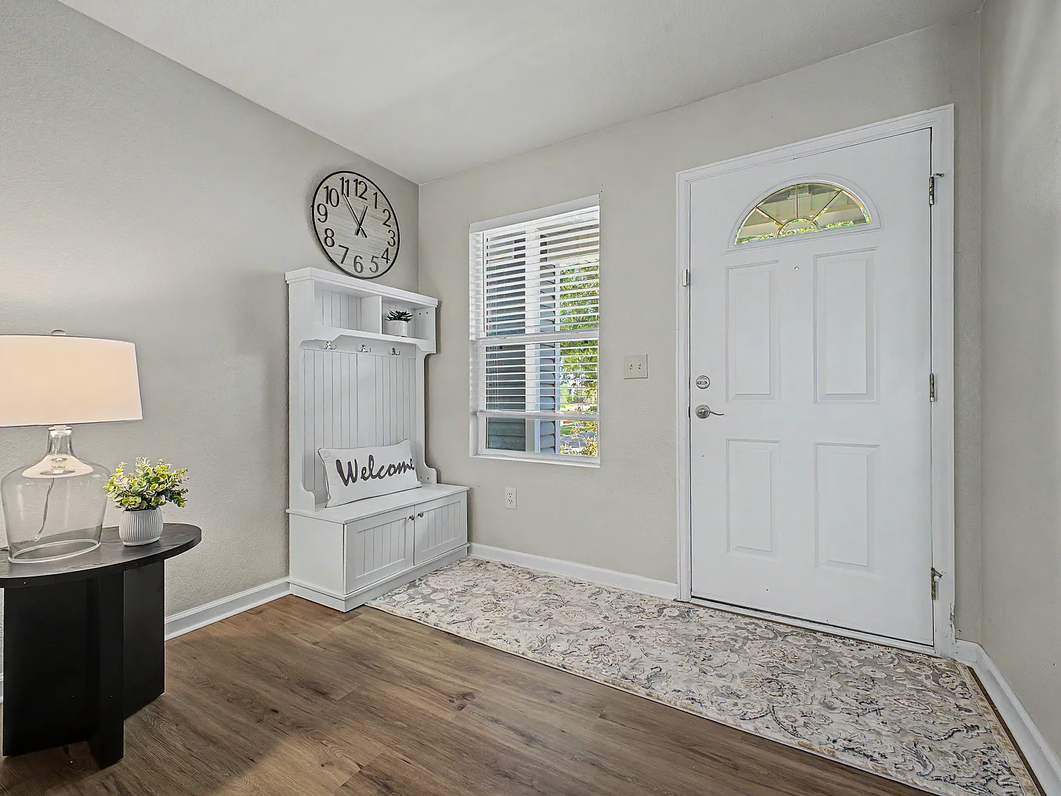 3 bed, 1.5 bath, 1240 sqft, $2,850 — Photo 4
