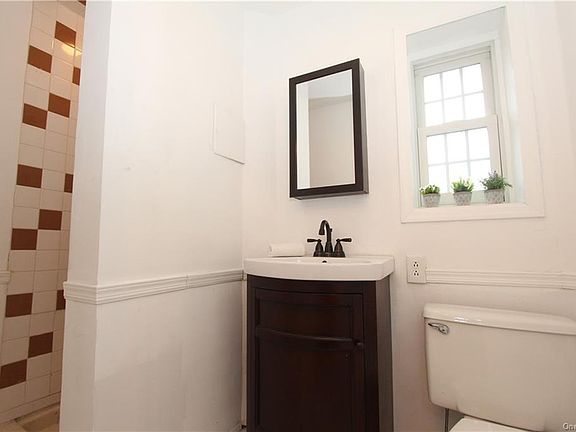 4th image of 14 N Chatsworth Ave