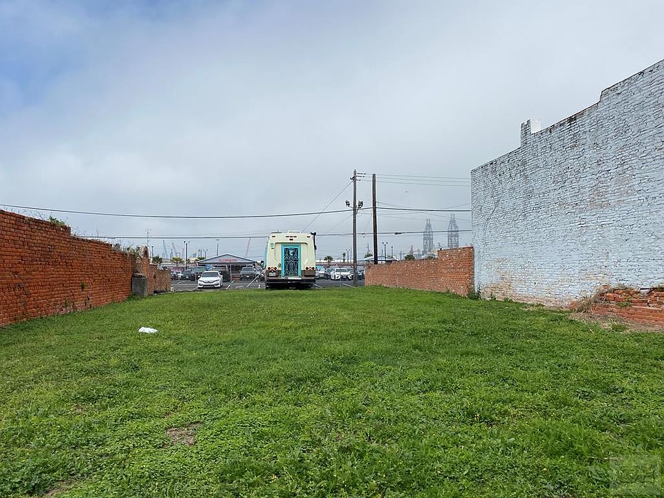 1st image of 2712 Market St