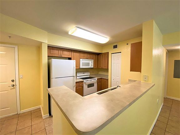 5th image of 6768 Heritage Grande Unit 106