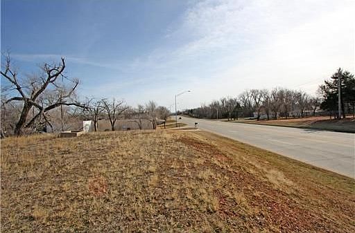 5th image of 1805 E Highland Ln #152