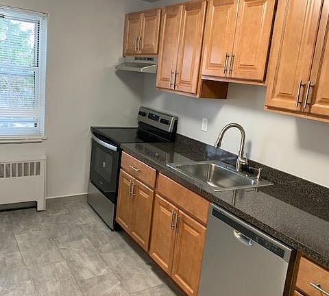 2nd image of 234 Eagle Rock Ave #6B