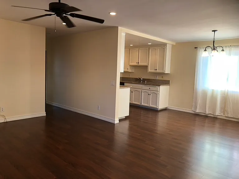 5828 Riley St — Photo 11