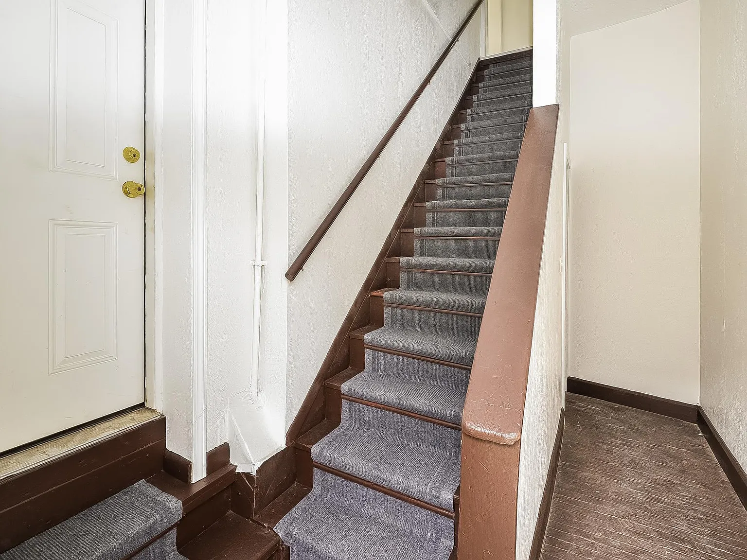 2 bed, 900 sqft, $1,375 — Photo 3