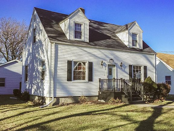 3rd image of 728 Water St