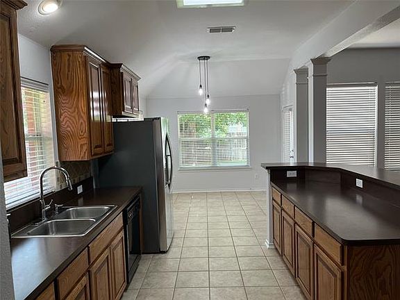 3rd image of 2507 Mustang Dr
