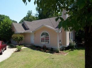 1044 Waluhiyi Trl, Macon, GA 31220