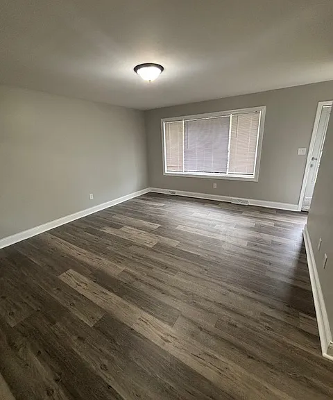 3287 Ashland St — Photo 4