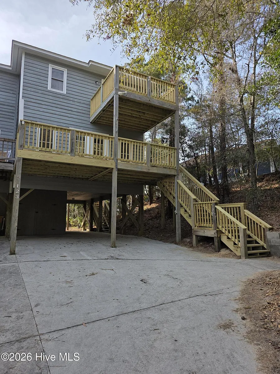 Building Photo - 123 Jackson Ave #B