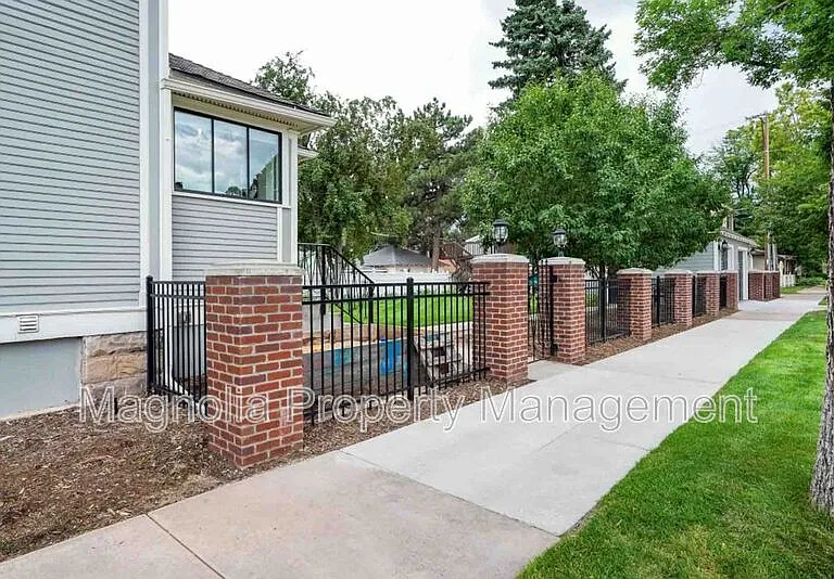 1532 N Nevada Ave — Photo 46
