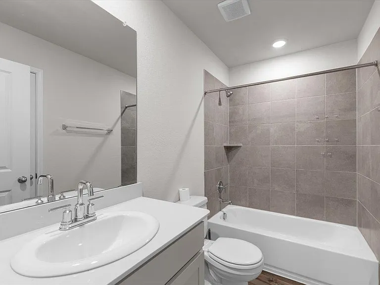 405 Grasslands Trl — Photo 12