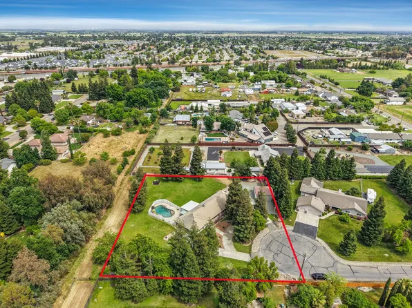 12963 Springtime Ln, Galt, CA 95632