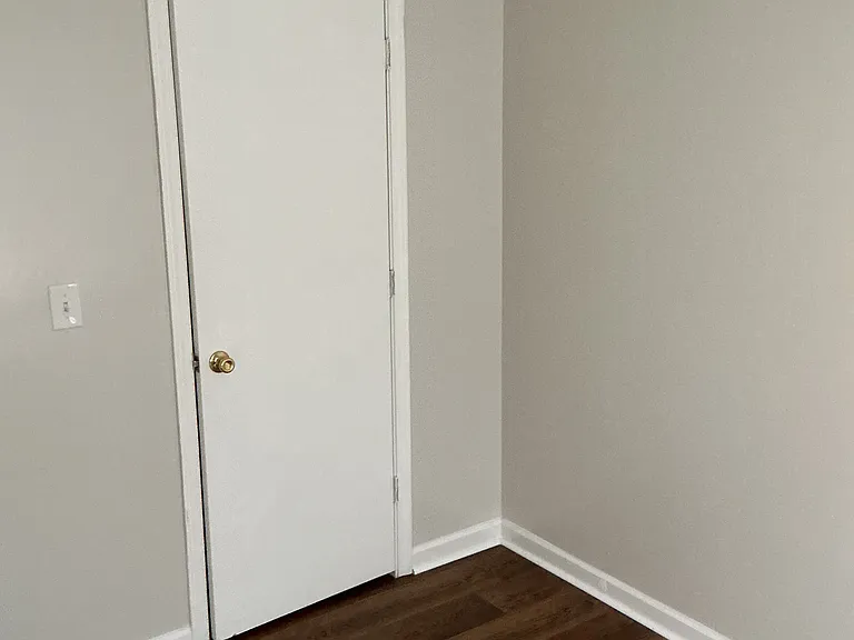 2 BR 1 Bath Apartment — Photo 9