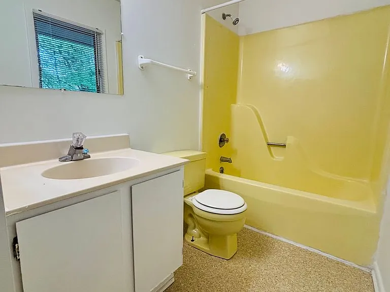 319 Shenandoah Cir — Photo 9
