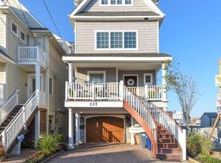137 W 17th St, Ocean City, NJ 08226