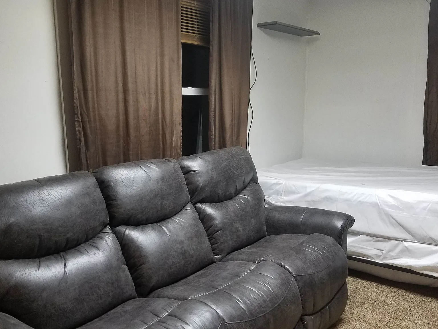 Studio, 450 sqft, $600 — Photo 4