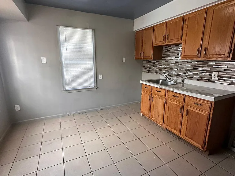 9737 Camley St — Photo 5