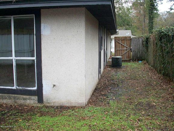 2nd image of 5012 N Knightsbridge Cir