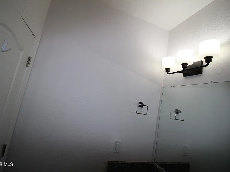 620 Adrian Arellano St W — Photo 58