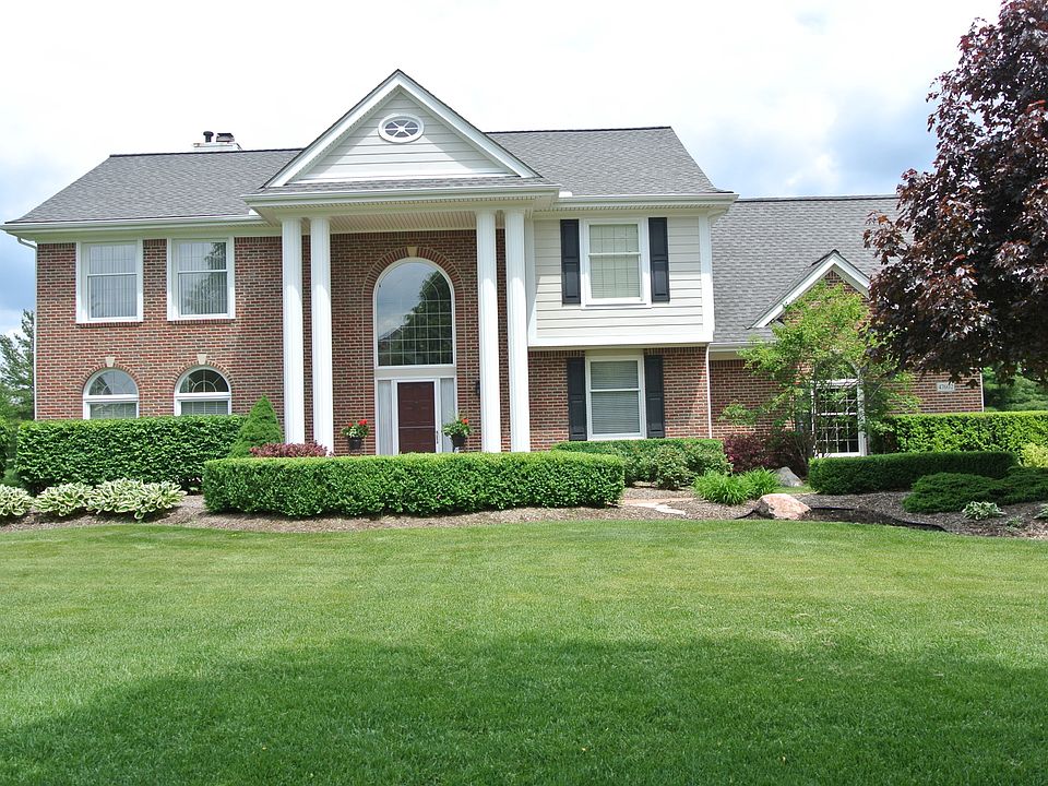 1st image of 47602 Greenwich Dr