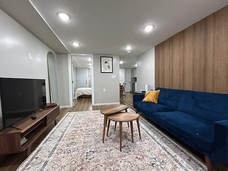 24 Wallis Ave #BASEMENT — Photo 1