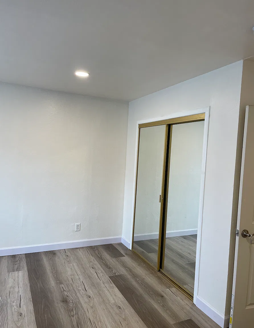 3 bed, 180 sqft, $1,000 — Photo 4