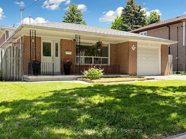 23 Lesgay Cres, Toronto, ON M2J 2H9