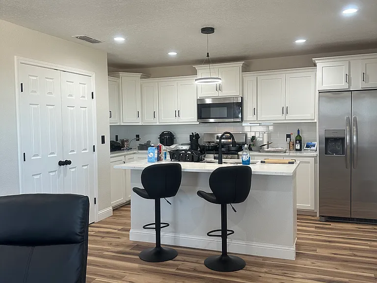 104 Chisum Dr #B — Photo 2
