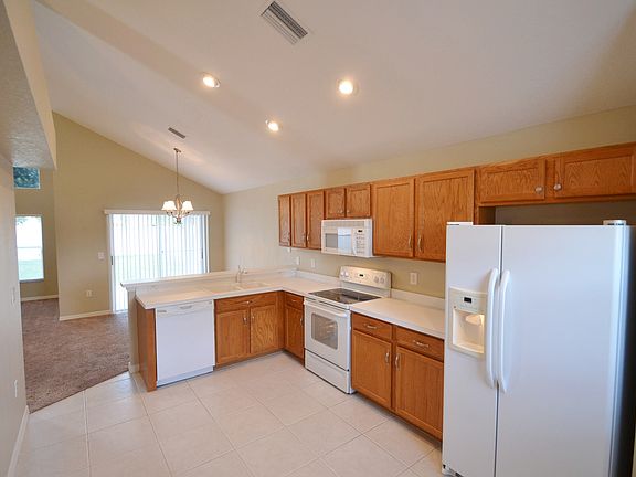 3rd image of 3775 Rollingsford Cir
