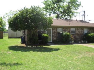 713 Pleasant Manor Ave, Burleson, TX 76028