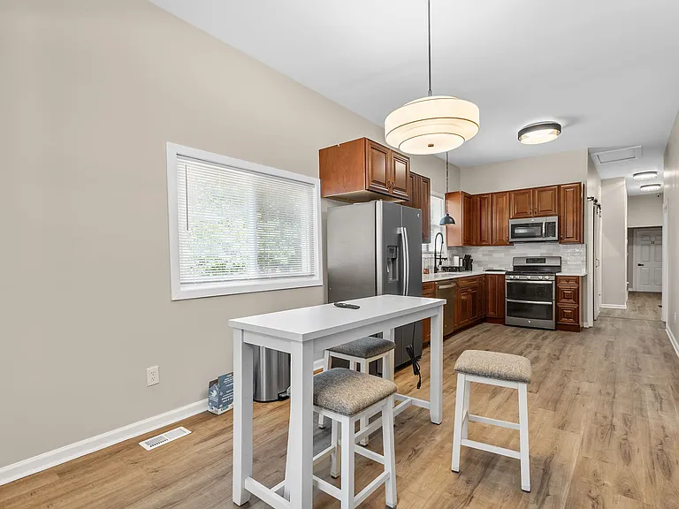 6039 Jackson Ave — Photo 6