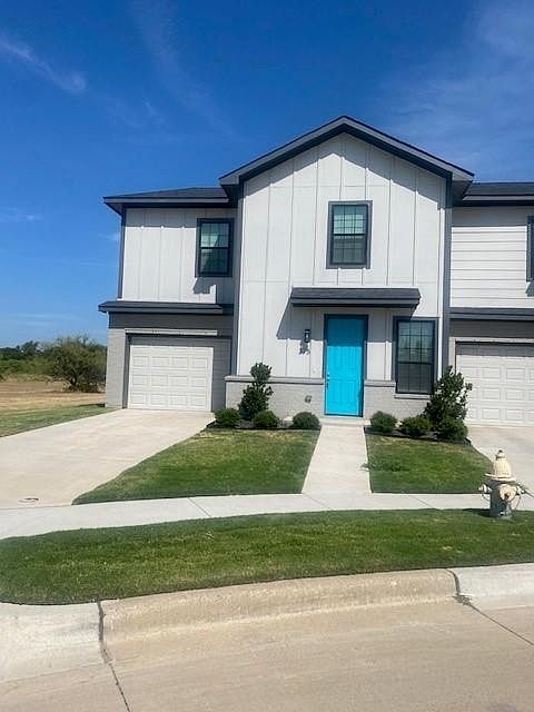1st image of 375 Hampton Pl #375