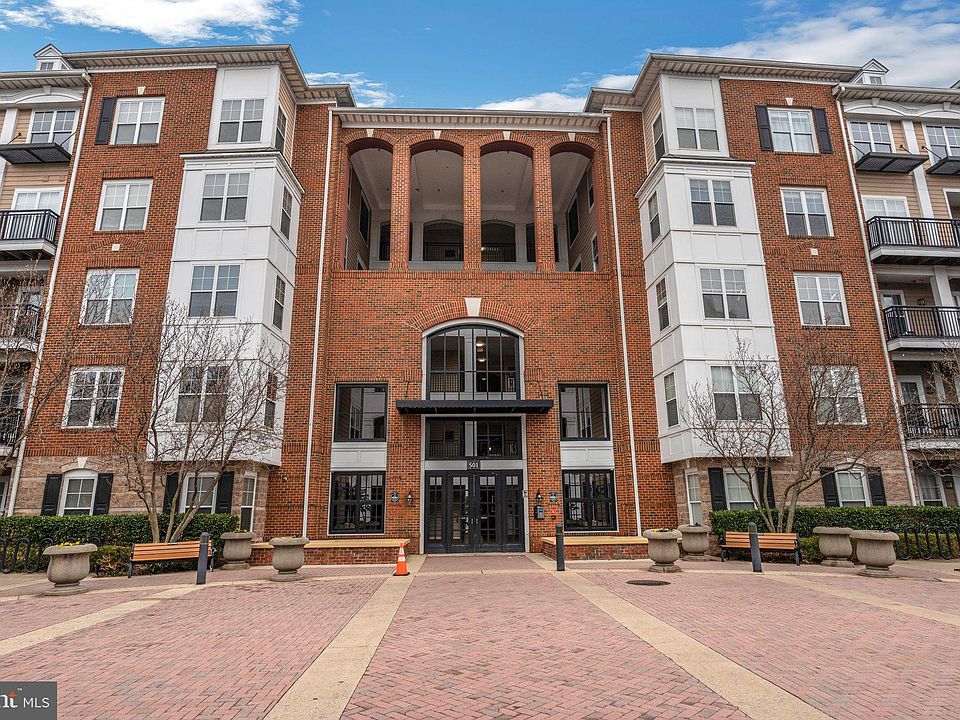 1st image of 501 Hungerford Dr APT 250