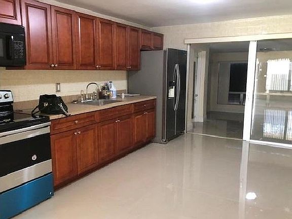 3rd image of 5836 N Farragut Dr