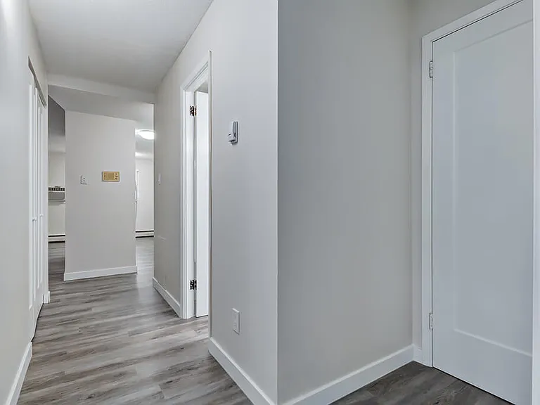 239 Avenue E N #7 — Photo 7