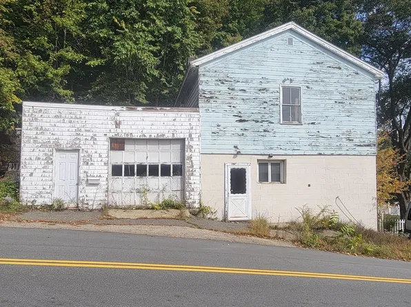 71 Madison St, Amesbury, MA 01913
