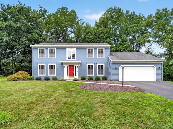 5 Brookhaven Drive, Niskayuna, NY 12309