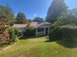 112 Rogers Cove Rd, Waynesville, NC 28785