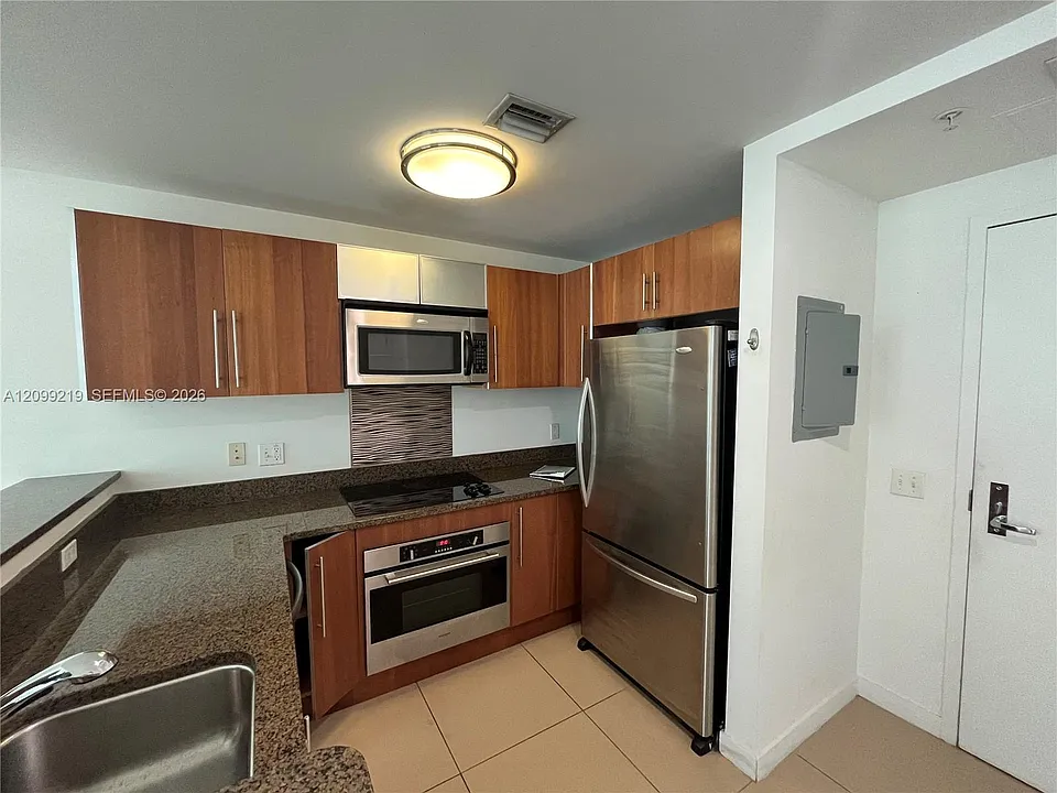 300 S Biscayne Blvd #L-406