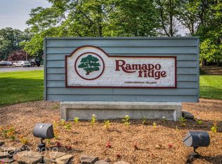 151 Old Woods Ct, Mahwah, NJ 07430