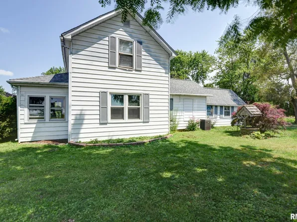 411 W 3rd St, Assumption, IL 62510